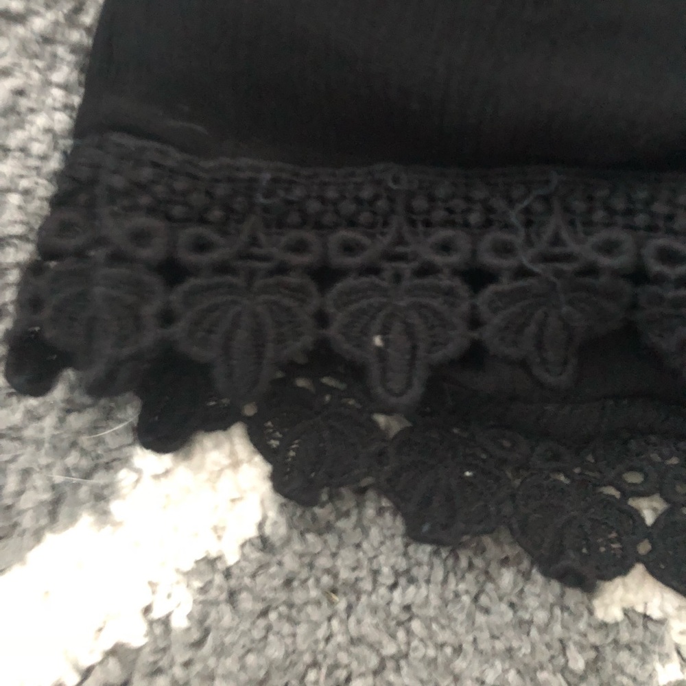 Off-The-Shoulder Crop Top - Picture 3 of 5